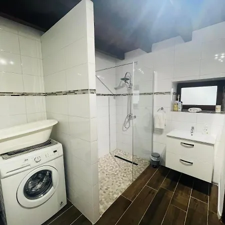 Aux Deux Hirondelles *