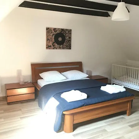 Aux Deux Hirondelles Casa de Férias